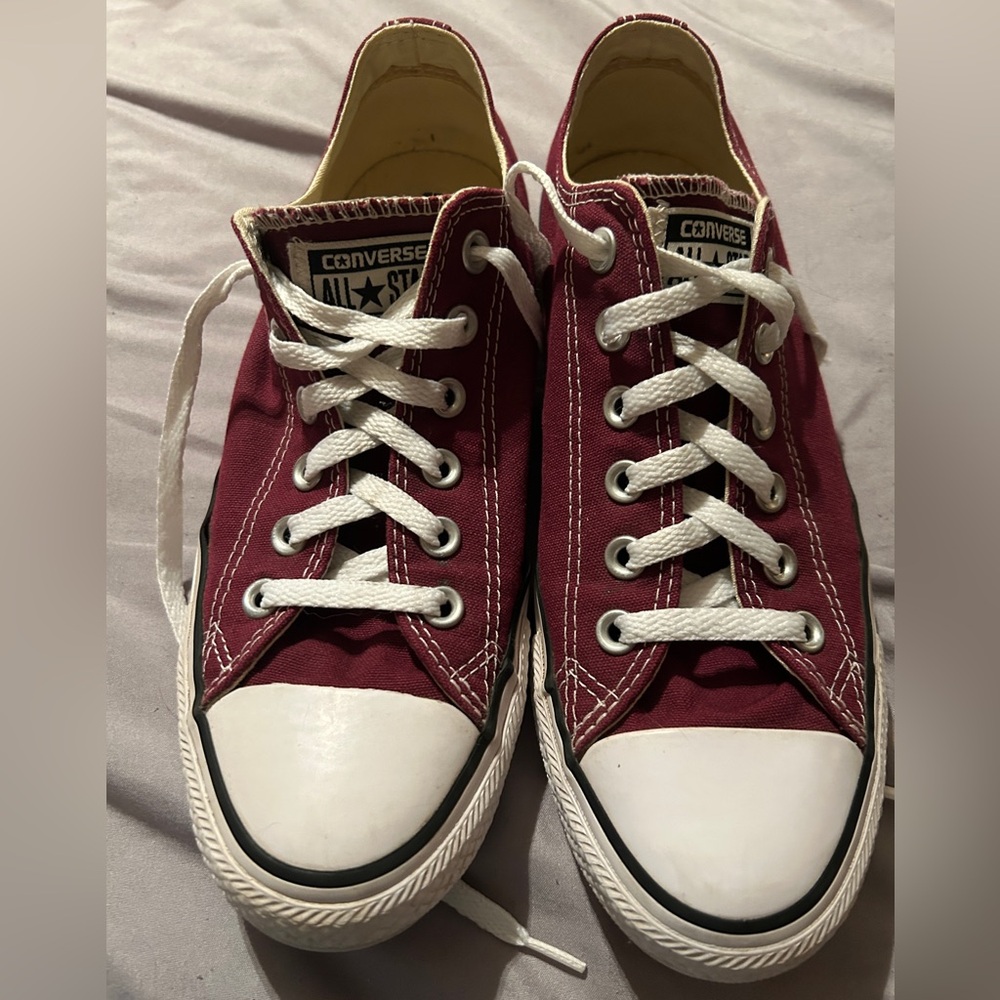 Converse All Stars Low Top Sneakers - Burgundy with White 9